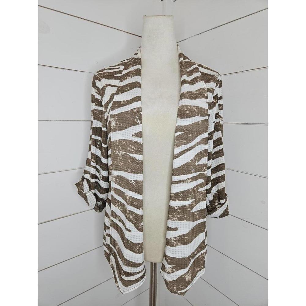 Multiples large brown & white open front blouse